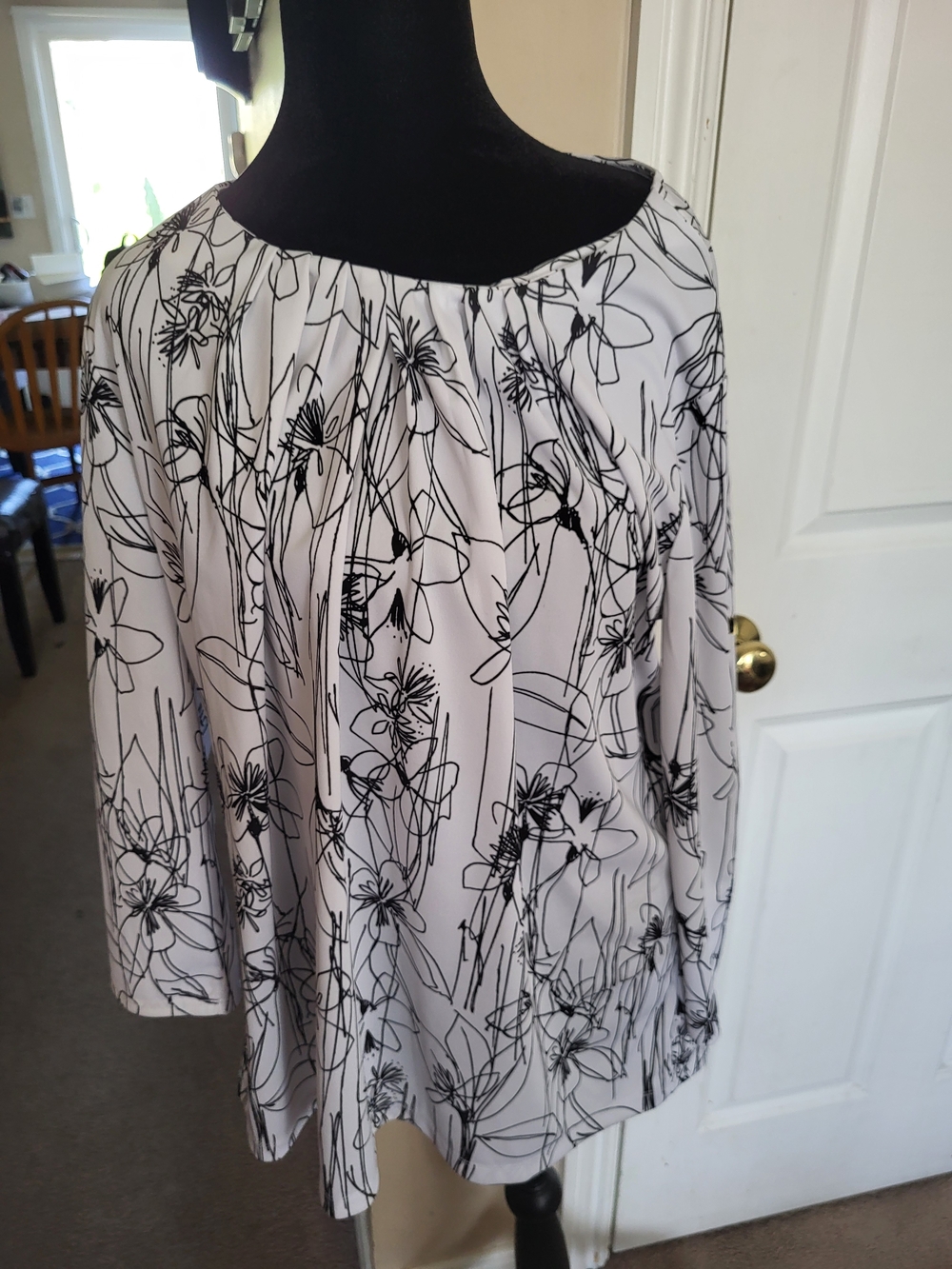 Worthington Black and White Floral Peasant Blouse
